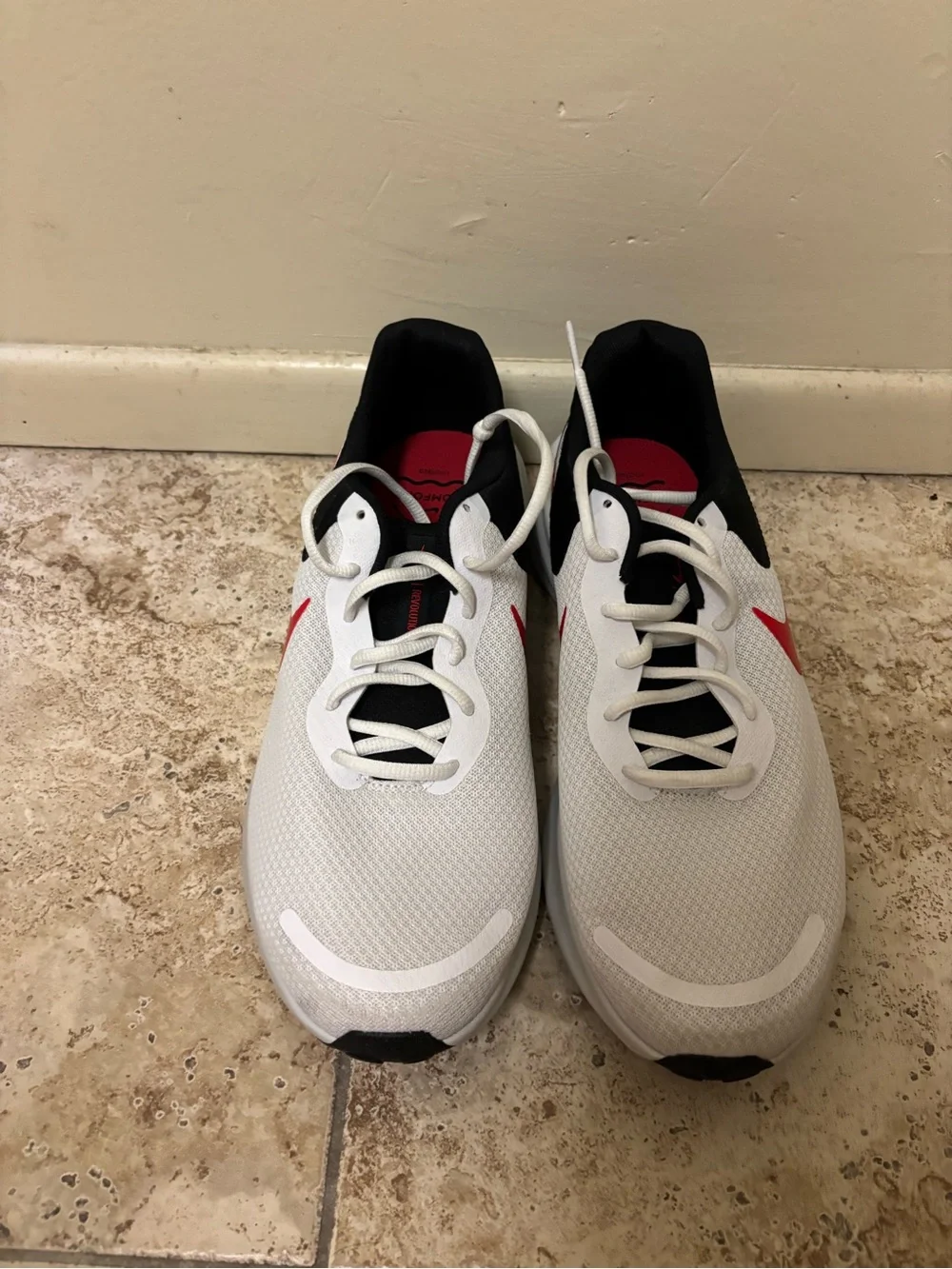 Nike Revolution 7 White Red Black FB2207-102 Men's Size 12.5 Running Shoes